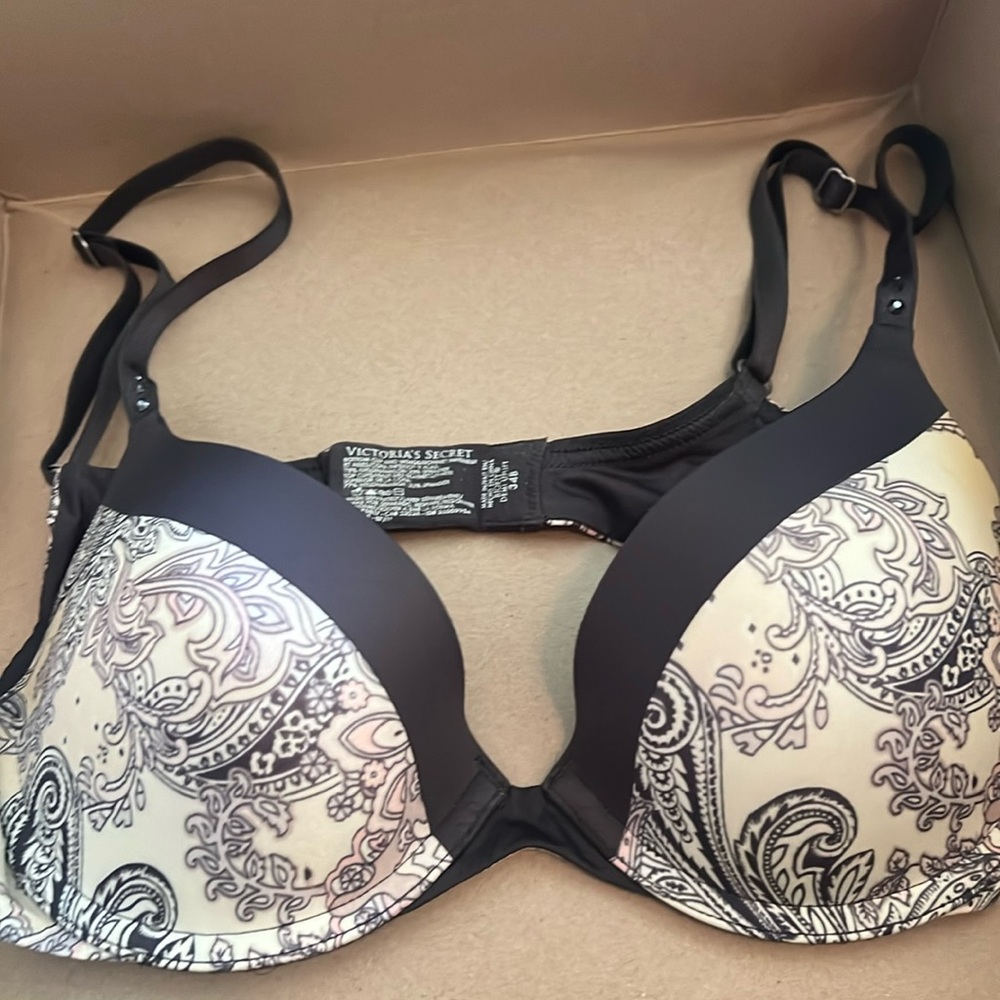 Victoria Secret 34b bio fit Demi uplift bra like new